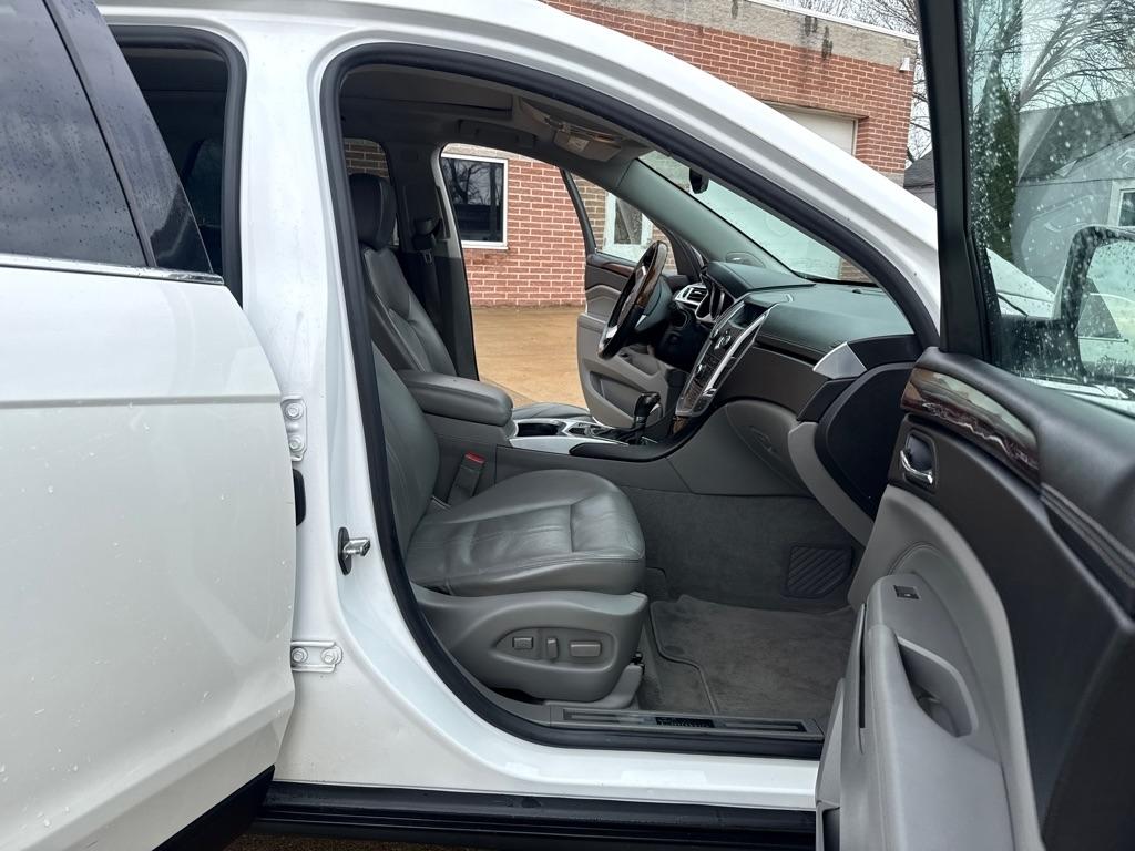 Cadillac SRX Luxury Collection 2011