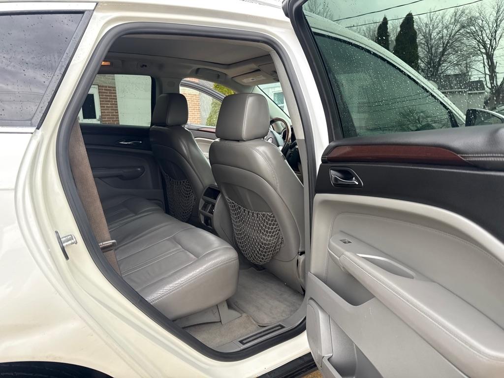 Cadillac SRX Luxury Collection 2011