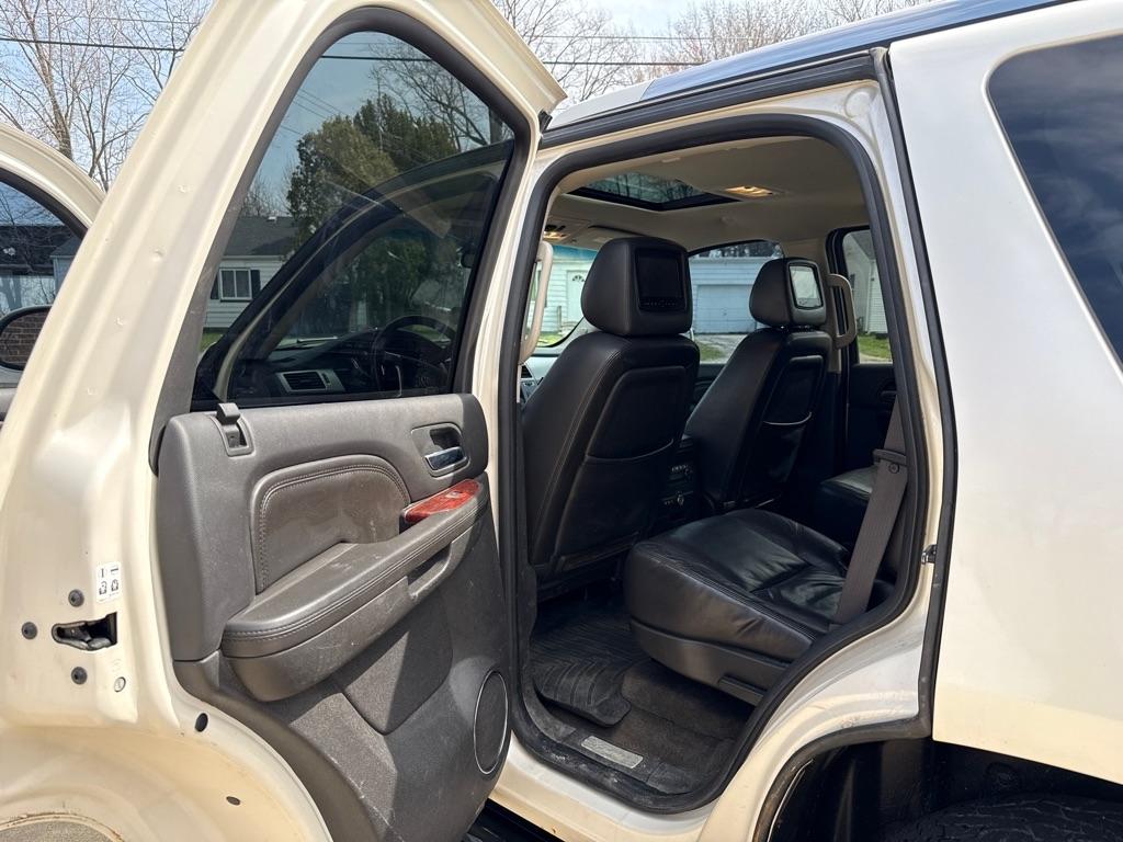 Cadillac Escalade  2010