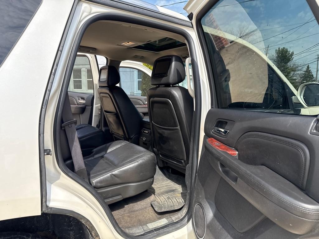 Cadillac Escalade  2010