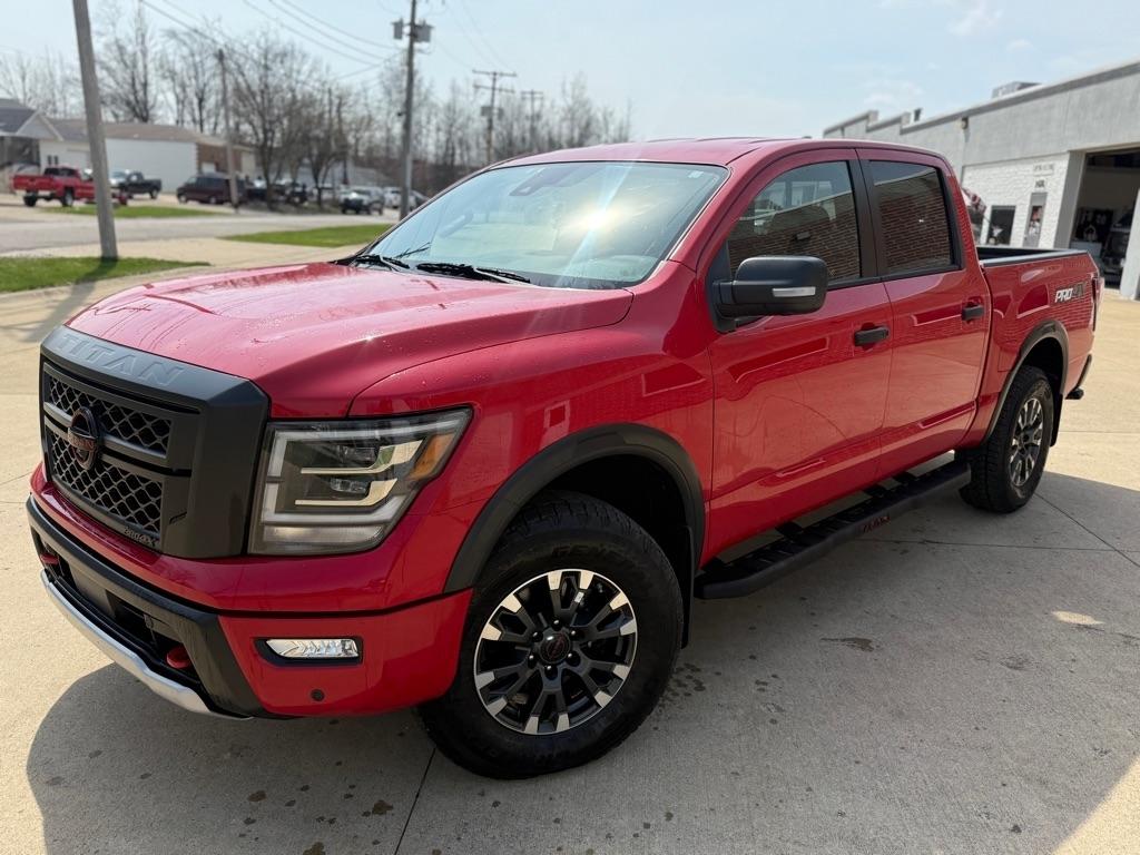 2024 Nissan Titan PRO-4X Crew Cab 4WD