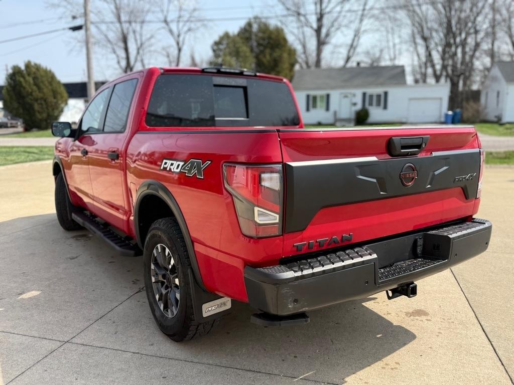 Nissan Titan PRO-4X Crew Cab 4WD 2024