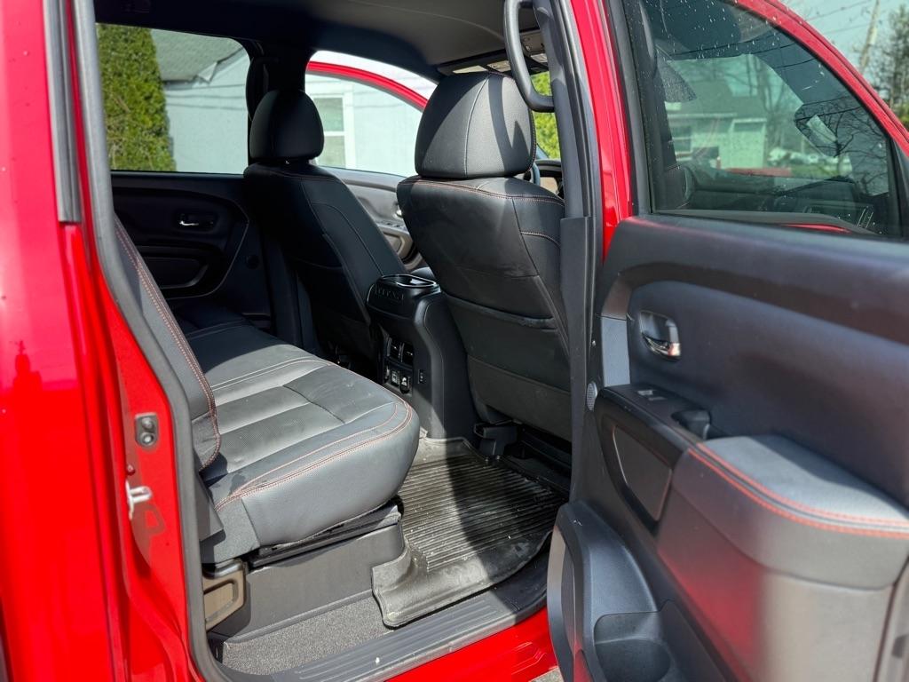 Nissan Titan PRO-4X Crew Cab 4WD 2024