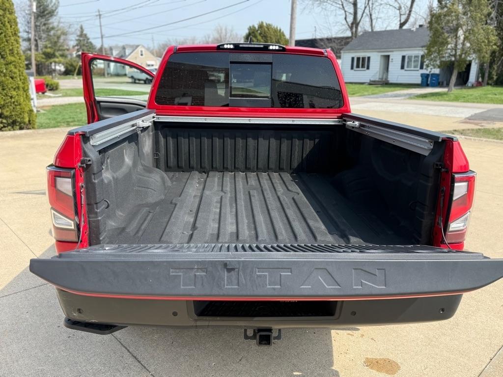 Nissan Titan PRO-4X Crew Cab 4WD 2024