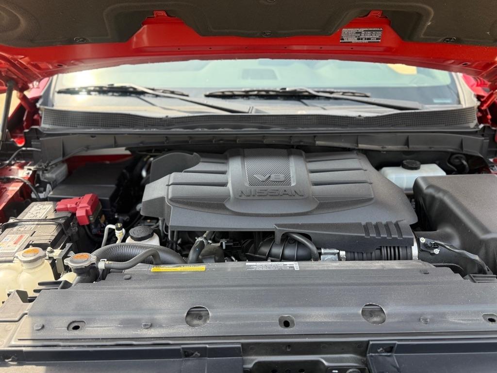 Nissan Titan PRO-4X Crew Cab 4WD 2024