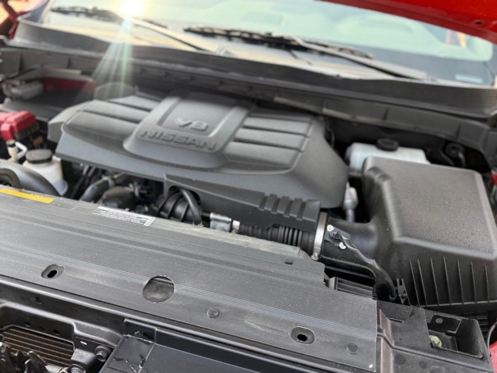 Nissan Titan PRO-4X Crew Cab 4WD 2024