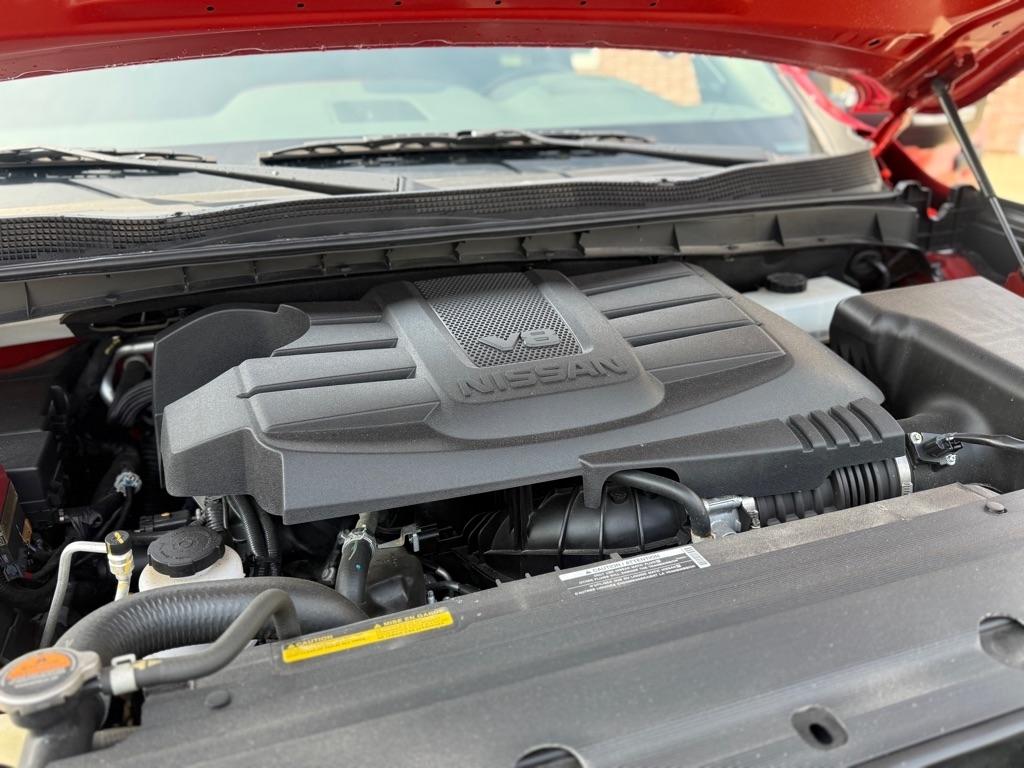 Nissan Titan PRO-4X Crew Cab 4WD 2024