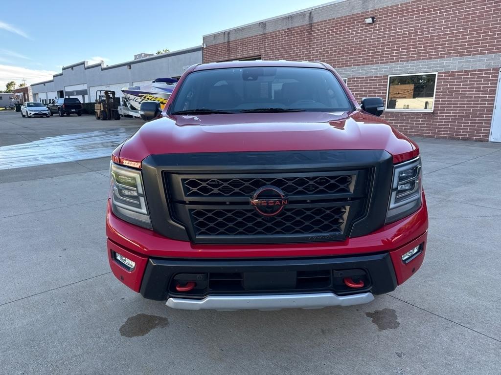 Nissan Titan PRO-4X Crew Cab 4WD 2024