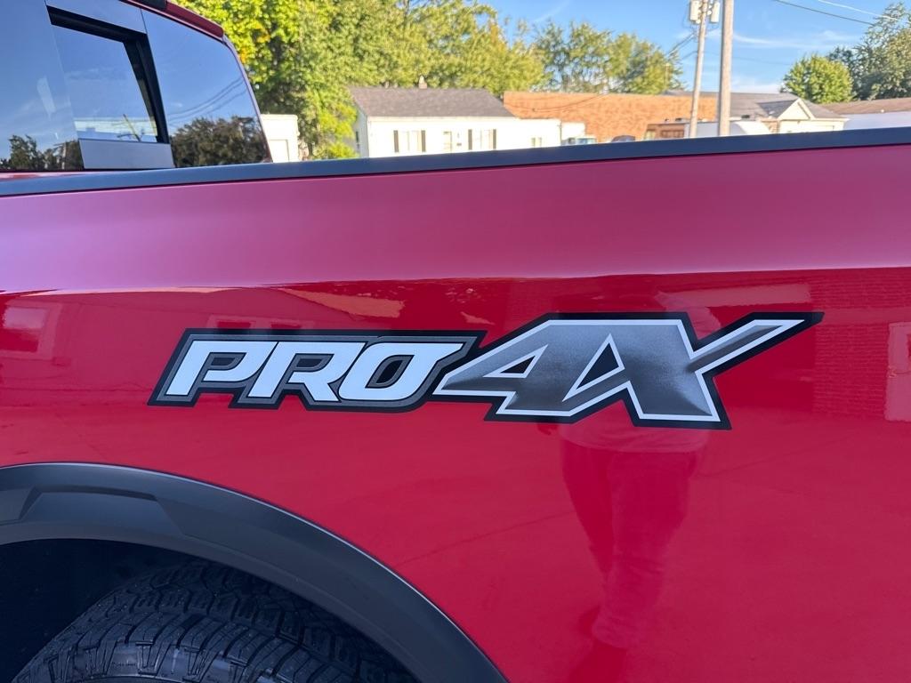 Nissan Titan PRO-4X Crew Cab 4WD 2024