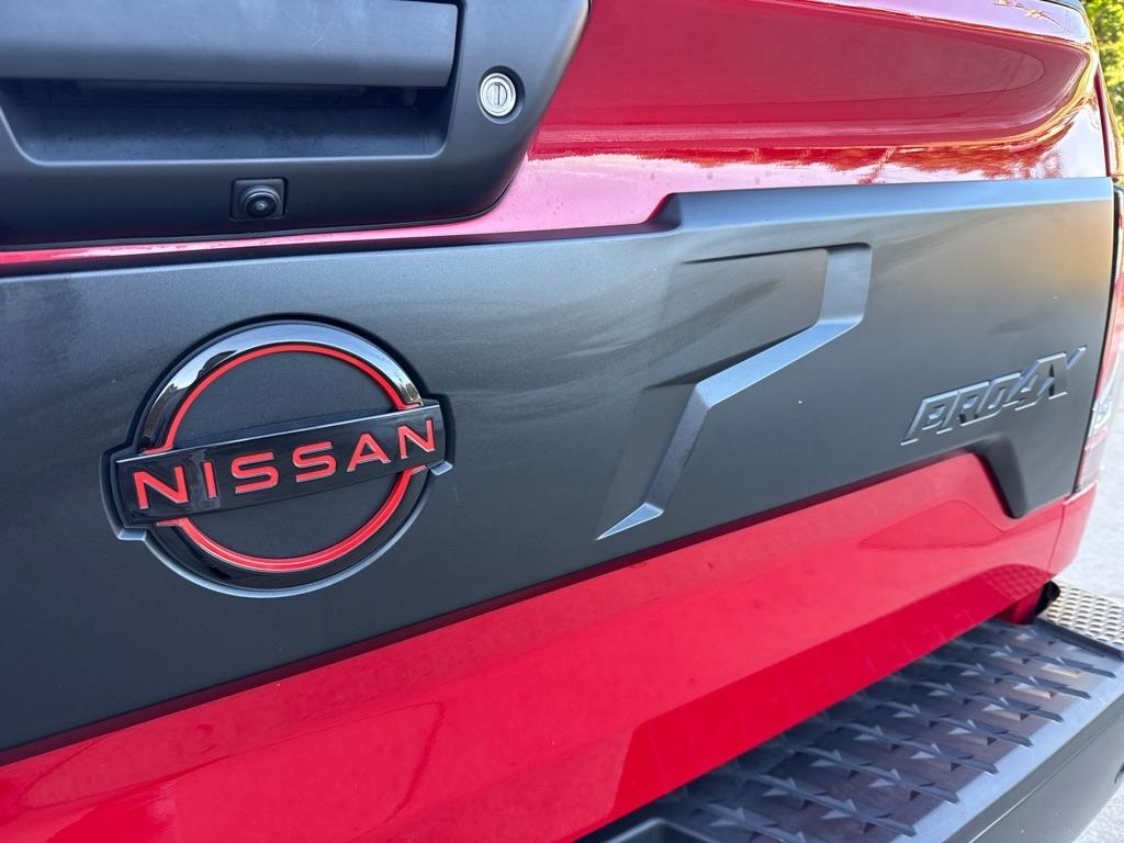 Nissan Titan PRO-4X Crew Cab 4WD 2024