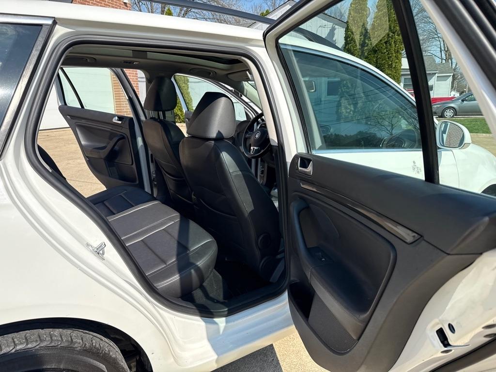 Volkswagen Jetta SportWagen 2.0L TDI 2013