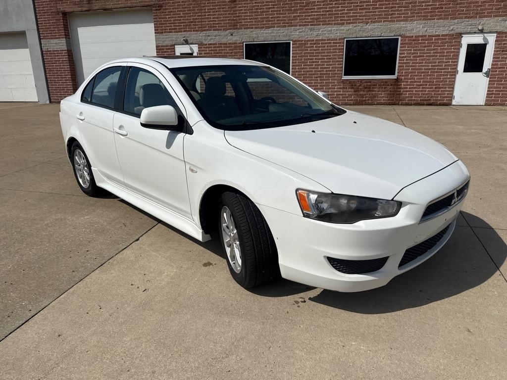 Mitsubishi Lancer ES 2011