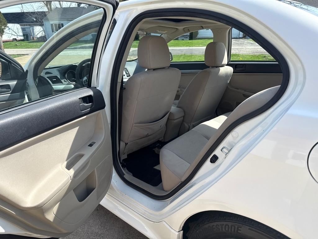 Mitsubishi Lancer ES 2011