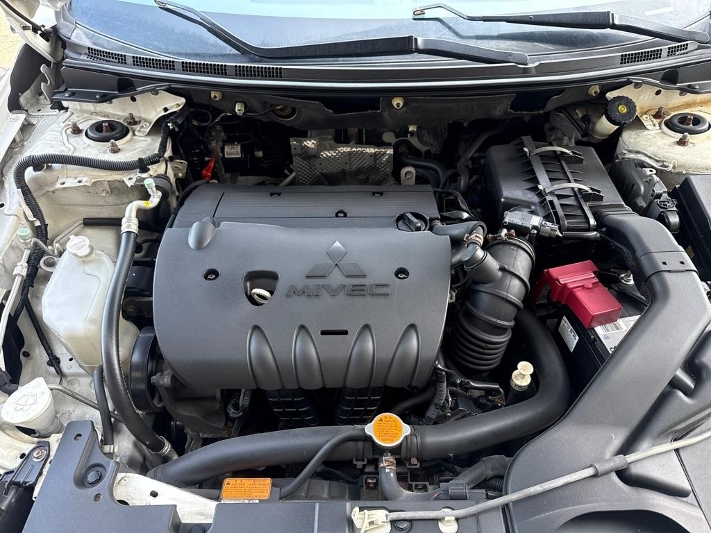 Mitsubishi Lancer ES 2011