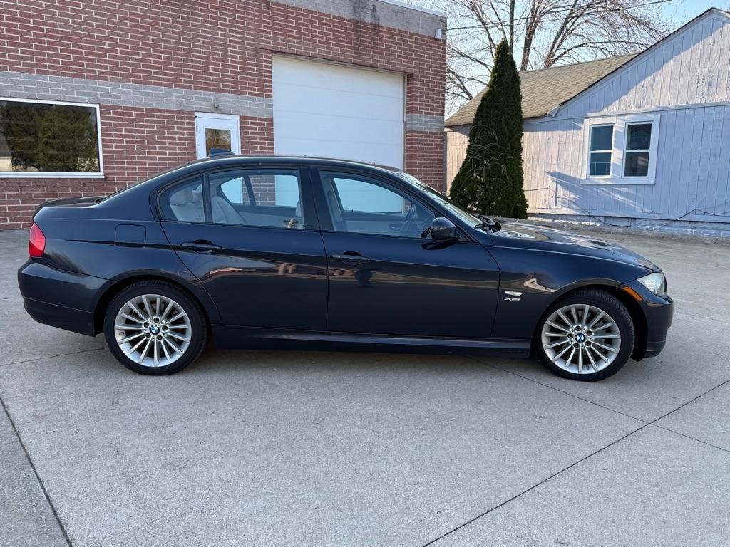 BMW 3-Series 328xi 2009