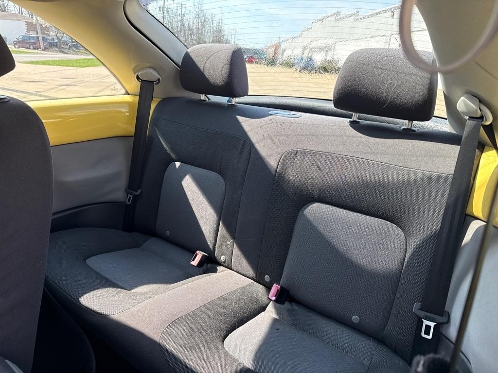 Volkswagen New Beetle GLS 2.0L 2005