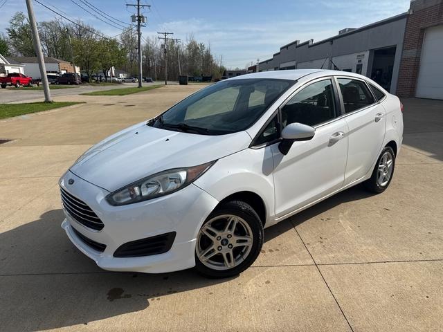 White 2019 Ford Fiesta SE FWD Sedan Front-Wheel Drive 5-Speed Manual