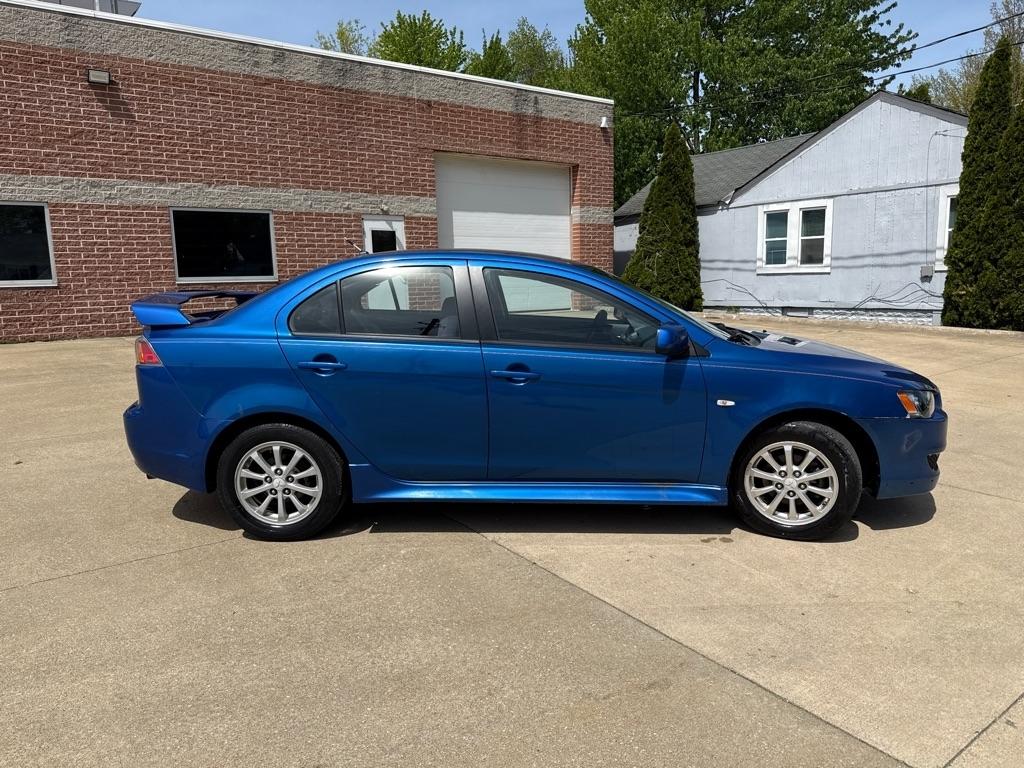 Mitsubishi Lancer ES 2012