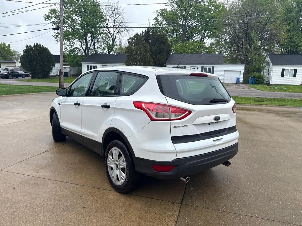 Ford Escape S FWD 2014