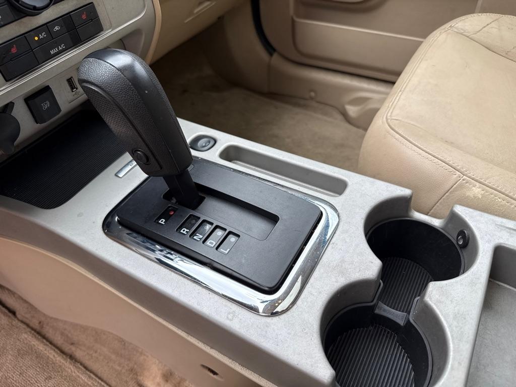 Ford Escape XLT 4WD 2011