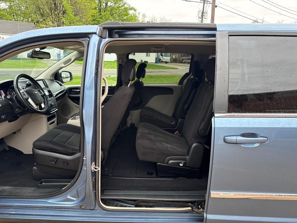 Chrysler Town & Country Touring 2012