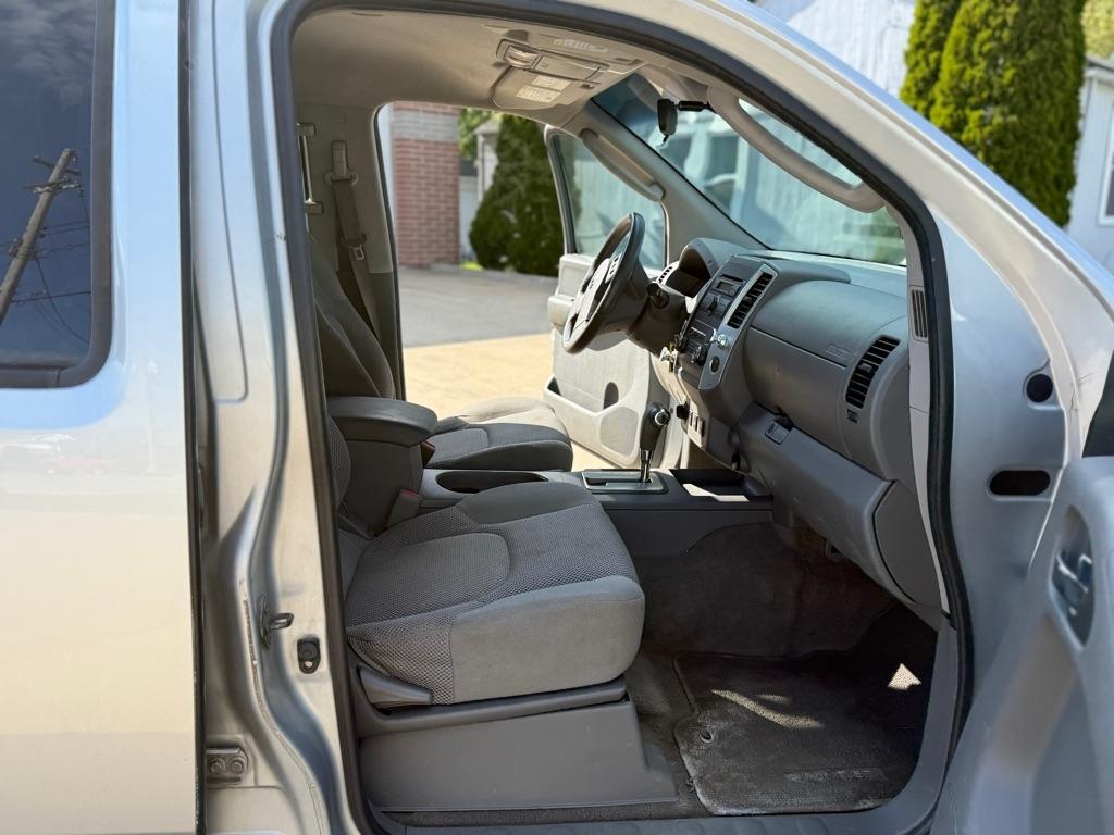 Nissan Frontier SE Crew Cab 4WD 2010