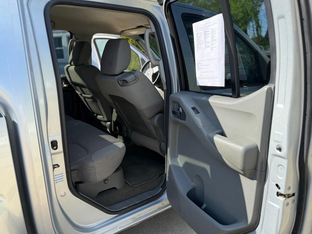 Nissan Frontier SE Crew Cab 4WD 2010