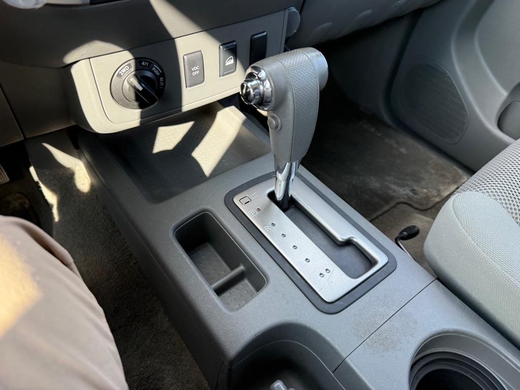 Nissan Frontier SE Crew Cab 4WD 2010