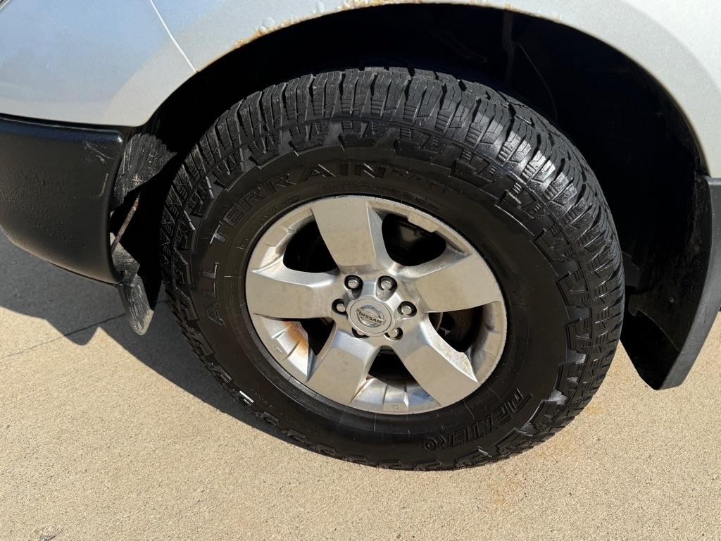 Nissan Frontier SE Crew Cab 4WD 2010