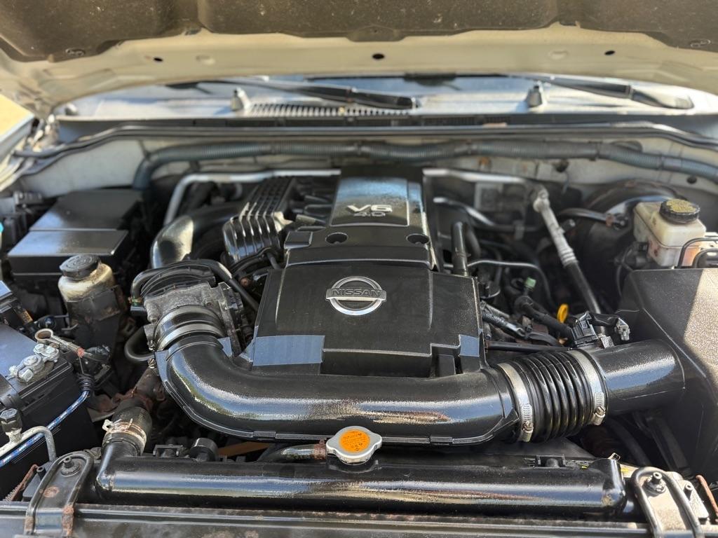 Nissan Frontier SE Crew Cab 4WD 2010