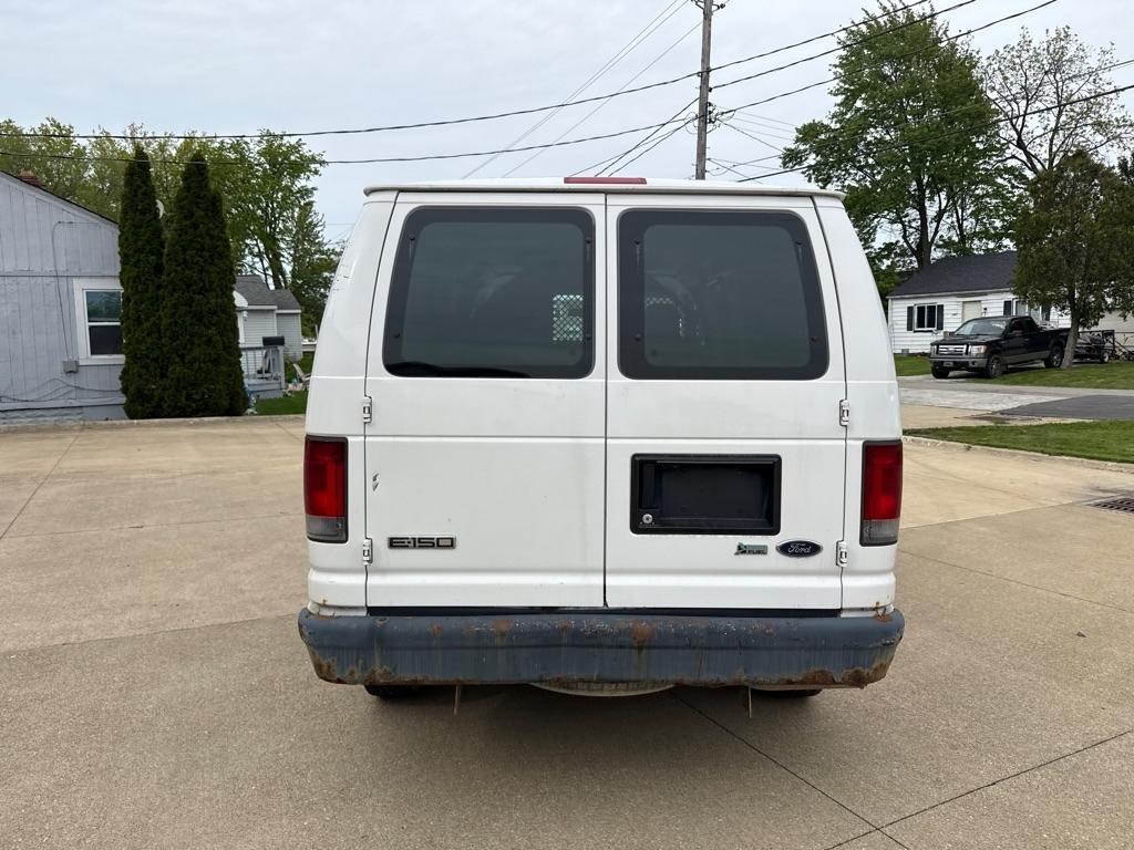 Ford Econoline E-150 2010