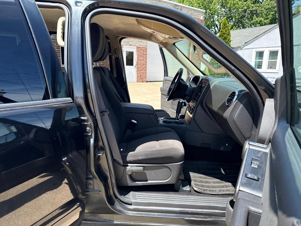 Ford Explorer XLT 4.0L 4WD 2010