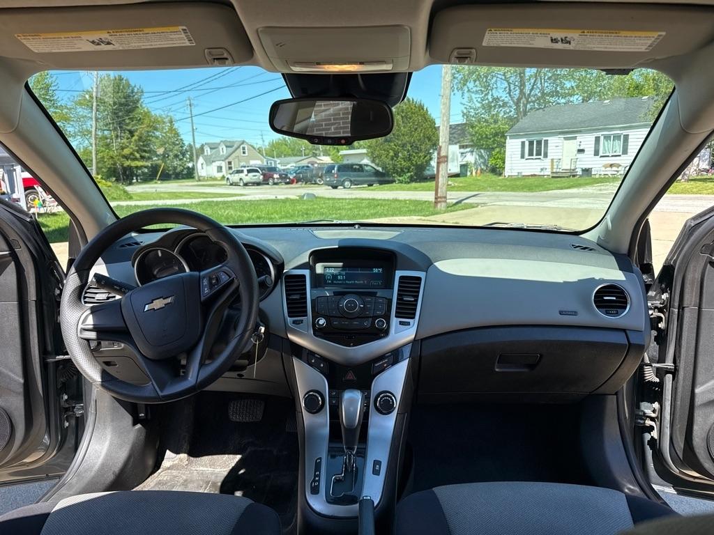 Chevrolet Cruze LS Auto 2013