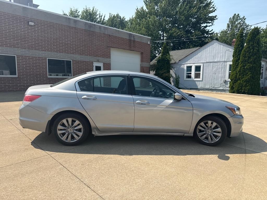 Honda Accord EX Sedan AT 2011