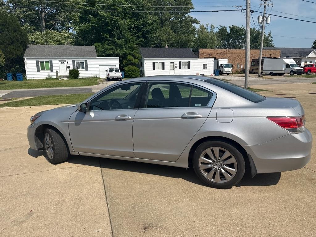 Honda Accord EX Sedan AT 2011