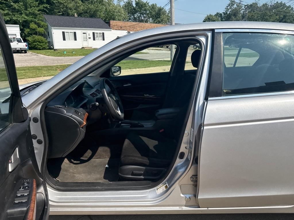 Honda Accord EX Sedan AT 2011