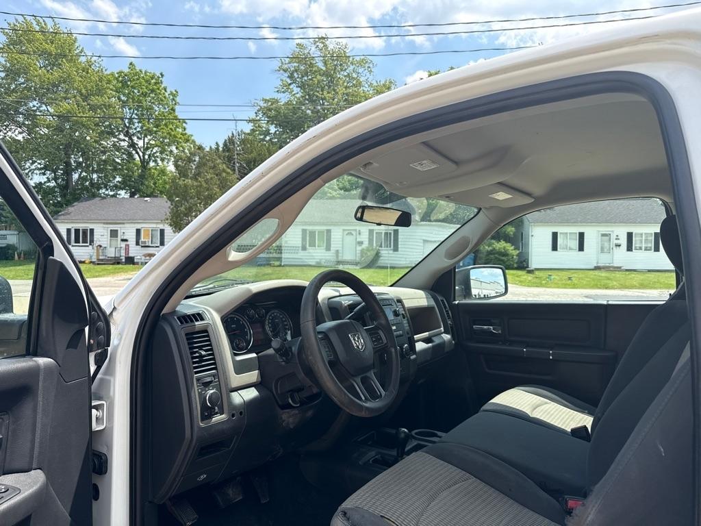 RAM 2500 ST 4WD 2012