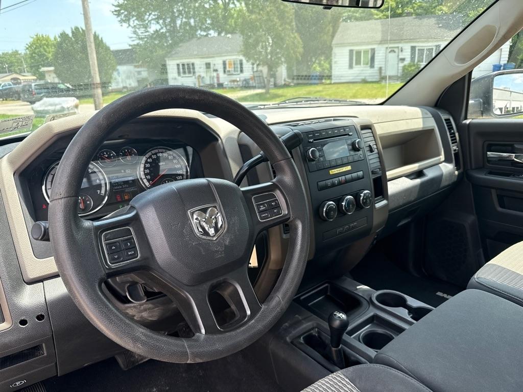 RAM 2500 ST 4WD 2012