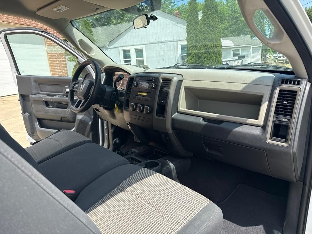 RAM 2500 ST 4WD 2012