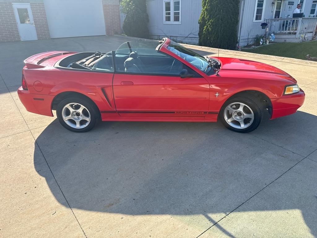 Ford Mustang  2000