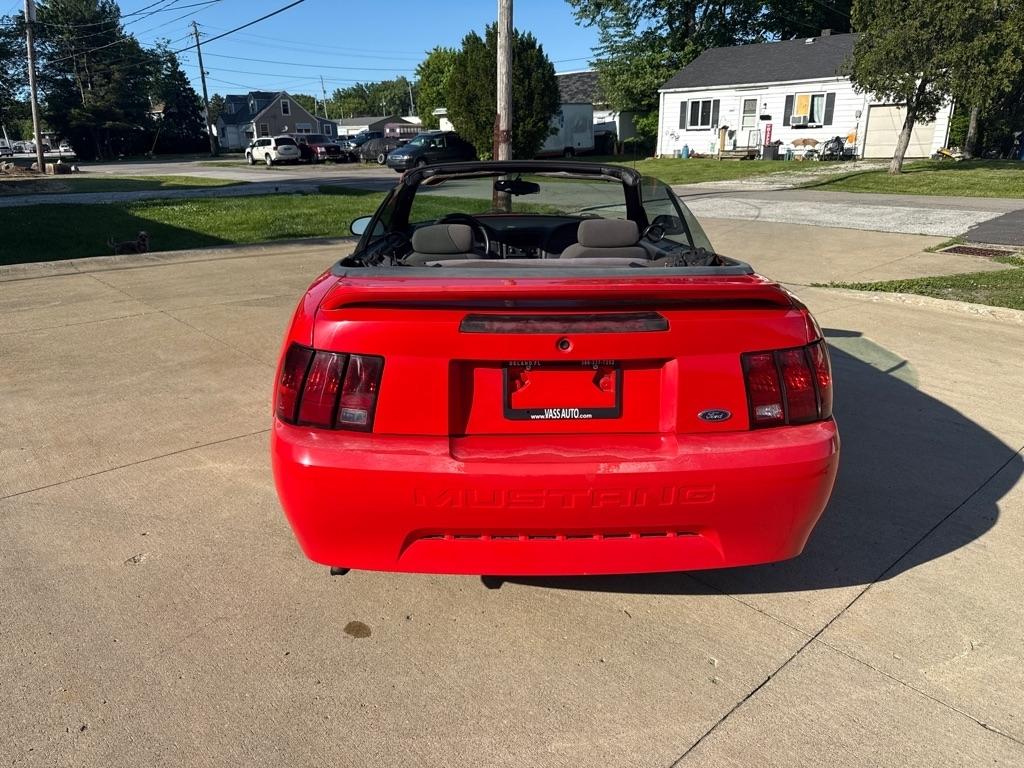 Ford Mustang  2000