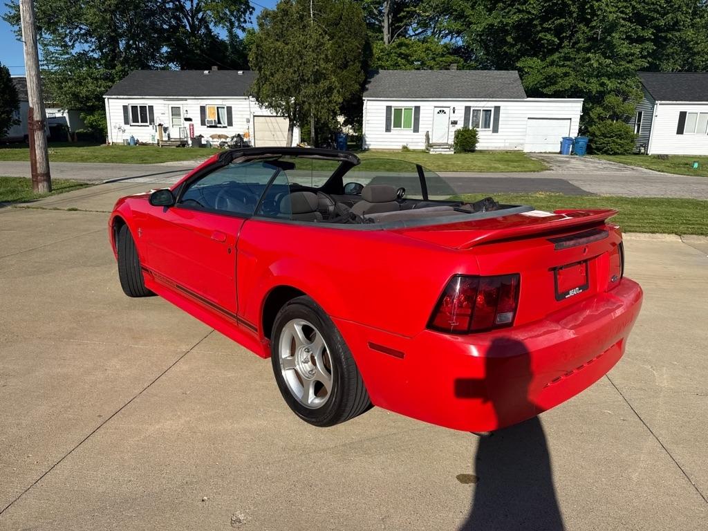 Ford Mustang  2000