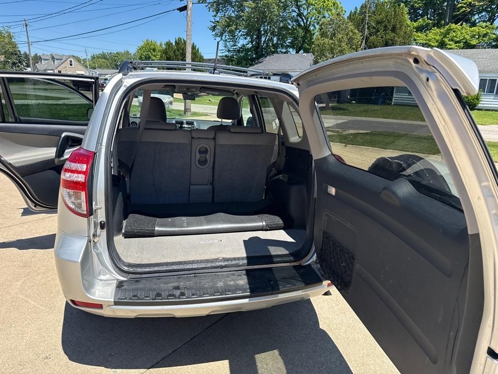 Toyota RAV4  2010