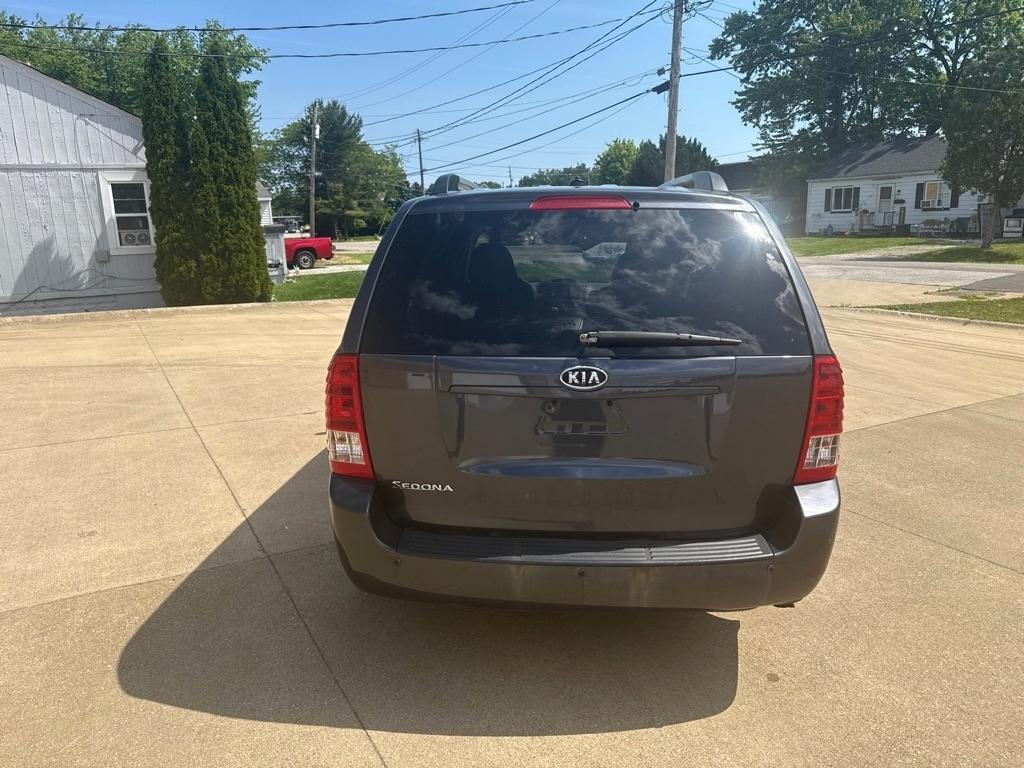 Kia Sedona LX LWB 2012