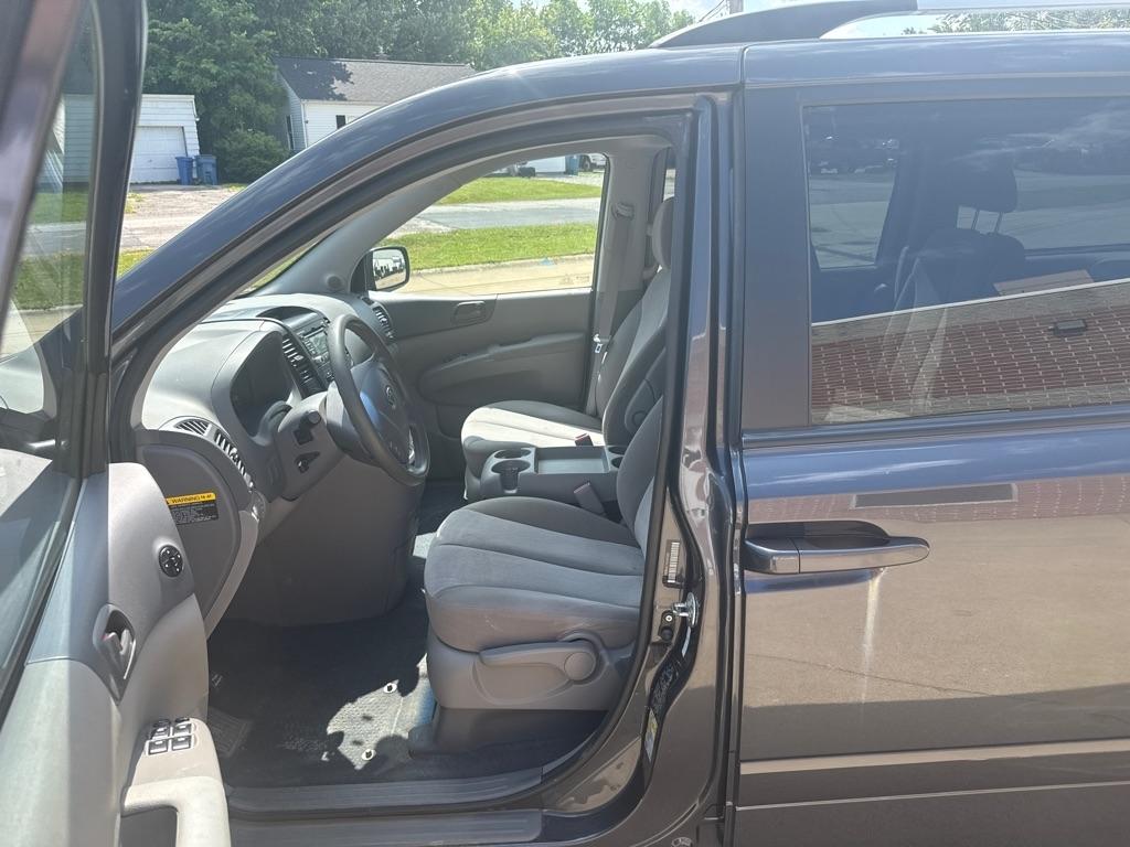 Kia Sedona LX LWB 2012