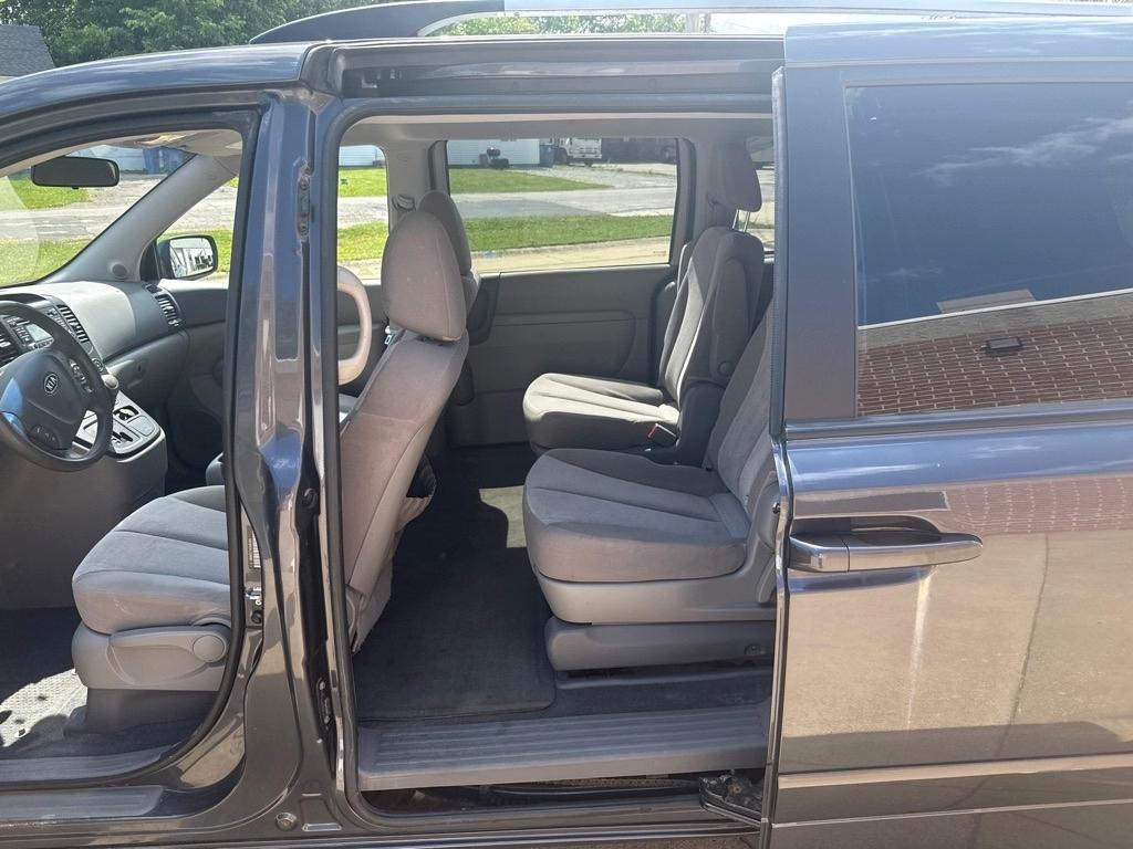 Kia Sedona LX LWB 2012