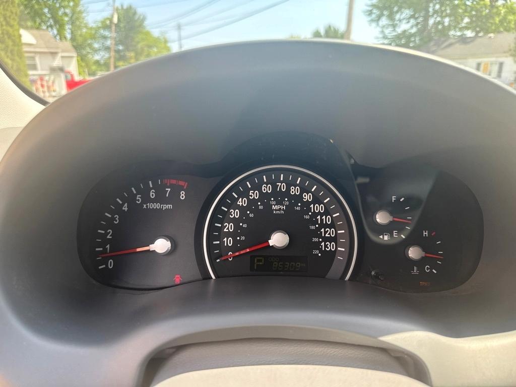Kia Sedona LX LWB 2012
