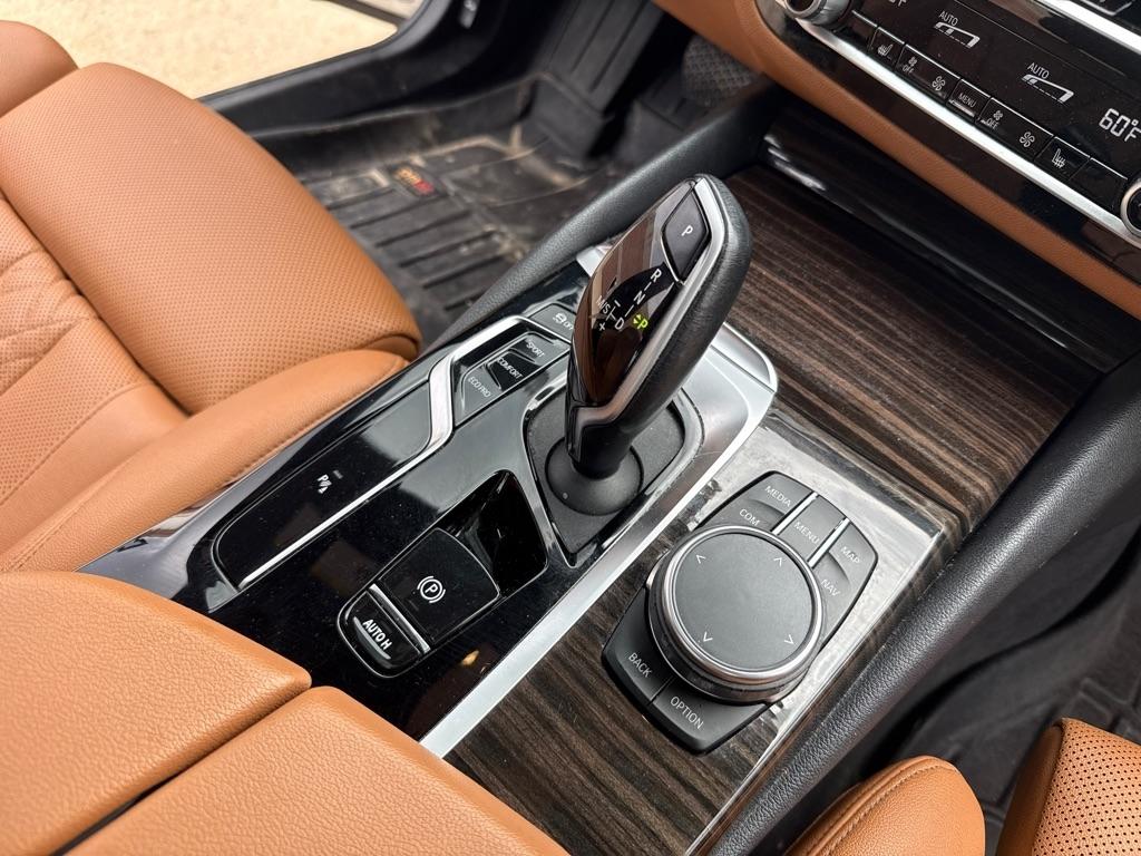BMW 5-Series 530i xDrive 2021