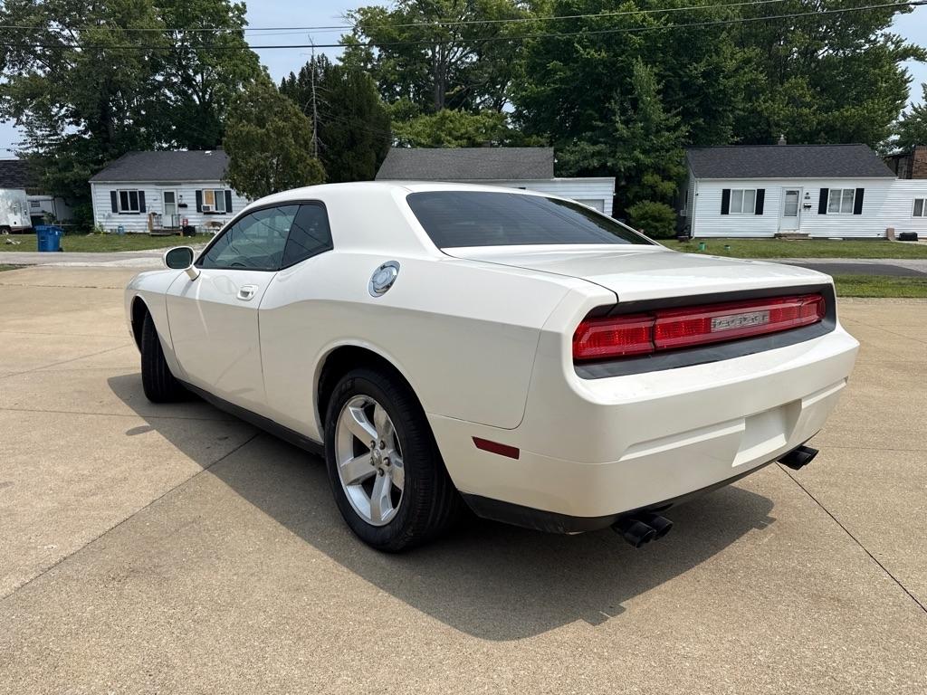 Dodge Challenger SE 2009