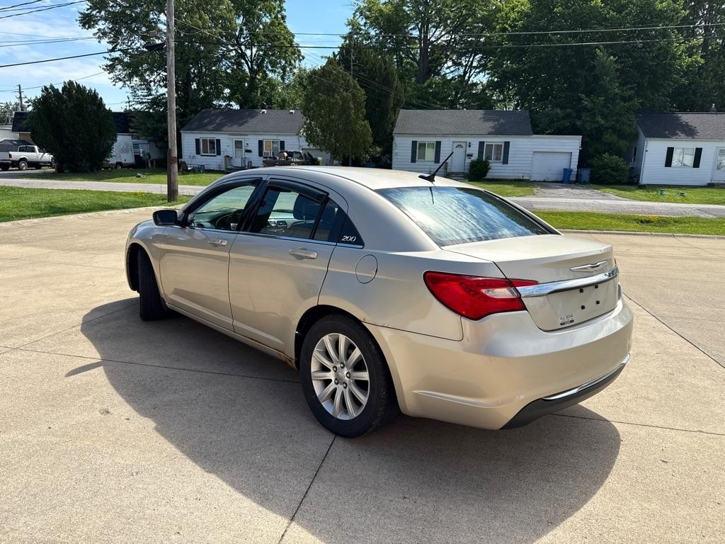 Chrysler 200 Touring 2013